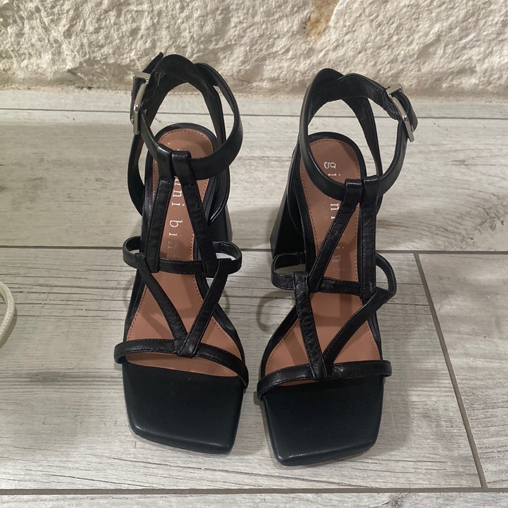 NIB Gianni Bini Bexxlie Heeled Sandals